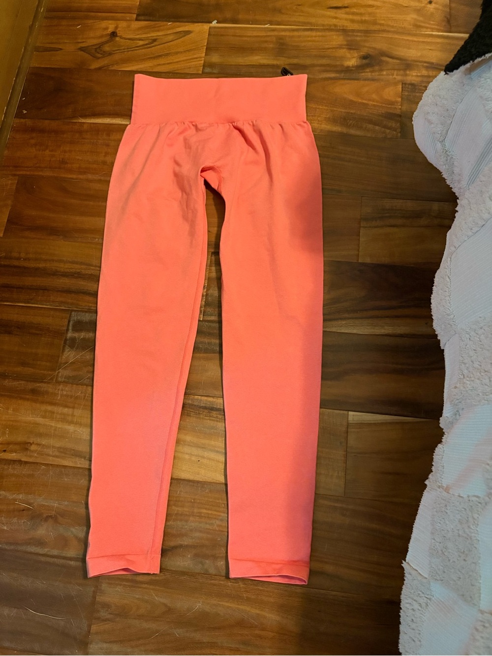 NWT NVGTN Coral Pink Contour Seamless High Rise Leggings Medium (616)